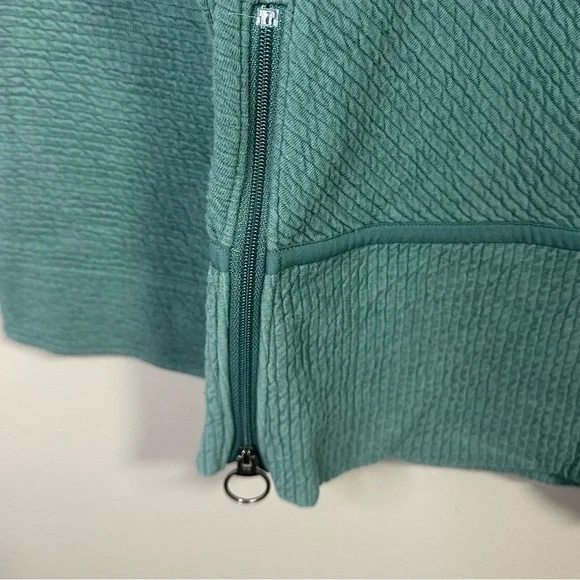 Lululemon On Repeat Mock Neck in Smoke Green Size 8 - Picture 6 of 7